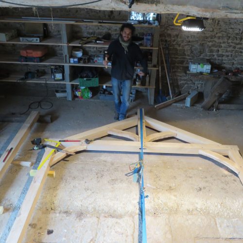 ferme sur poteaux